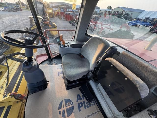 Image of New Holland HW325 equipment image 4