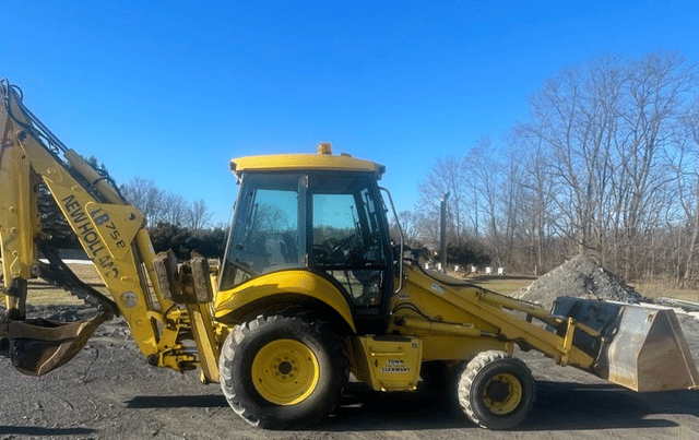 Image of New Holland LB75B equipment image 2