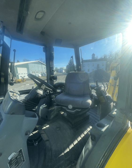 Image of New Holland LB75B equipment image 3