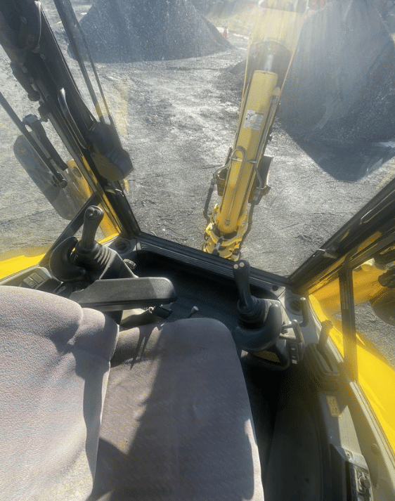 Image of New Holland LB75B equipment image 4