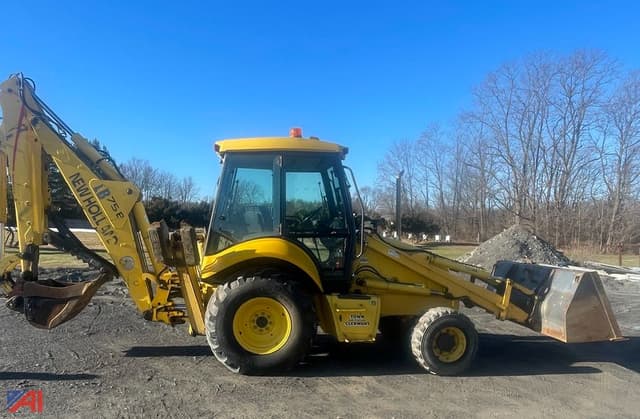 Image of New Holland LB75B equipment image 2
