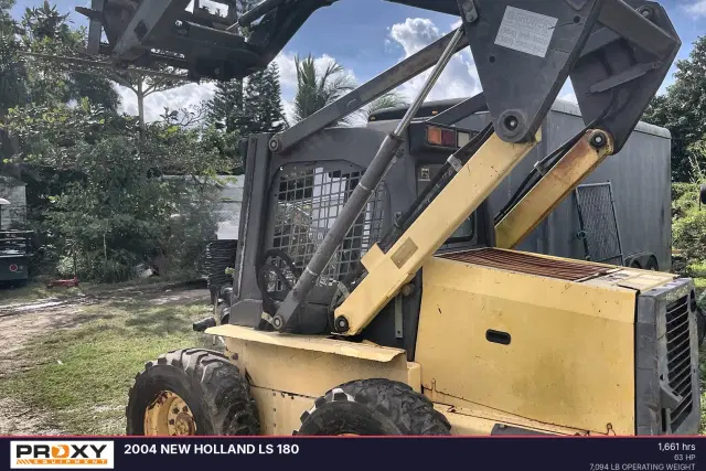 Image of New Holland LS180 equipment image 4