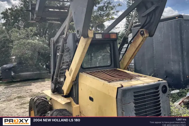 Image of New Holland LS180 equipment image 2