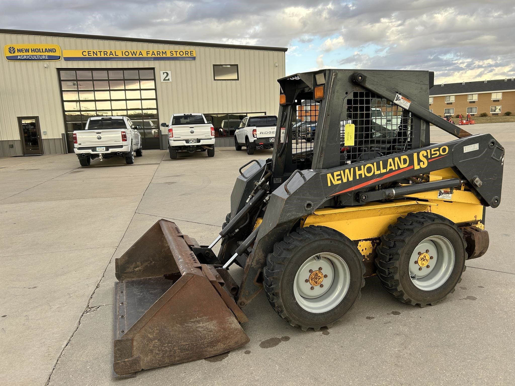 2004 New Holland LS150 Equipment Image0