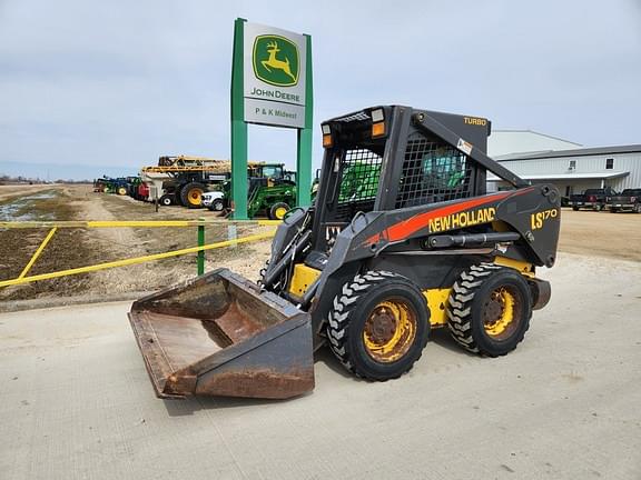 2004 New Holland LS170 Equipment Image0