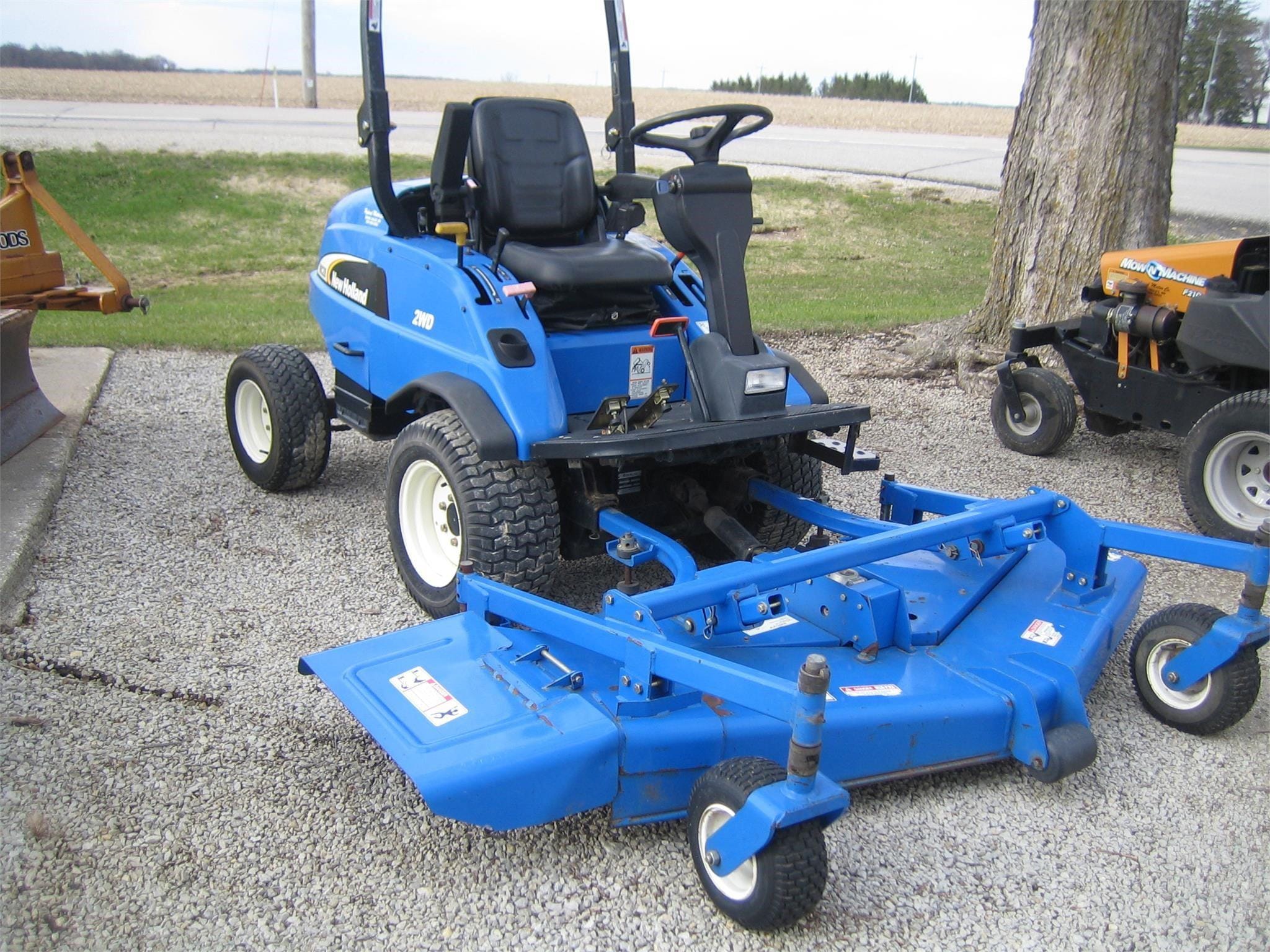 2004 New Holland MC28 Equipment Image0