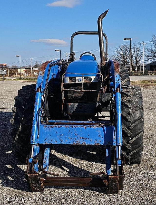 Image of New Holland TB120 equipment image 2