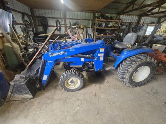 2004 New Holland TC33DA Equipment Image0
