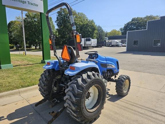 Image of New Holland TC33DA equipment image 4