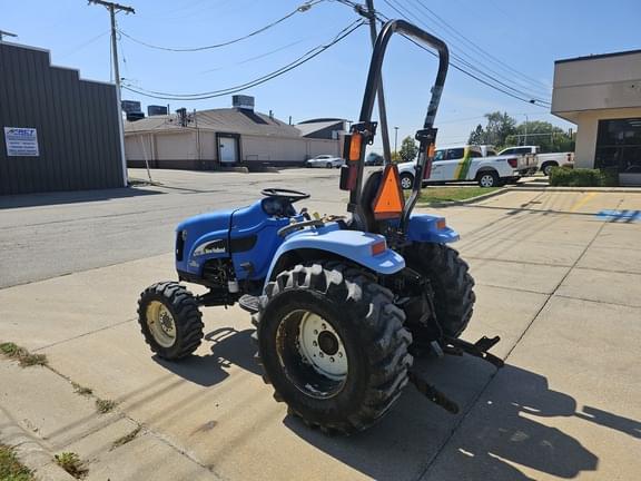 Image of New Holland TC33DA equipment image 2