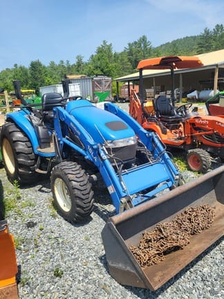 2004 New Holland TC45DA Equipment Image0