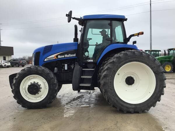 Image of New Holland TG255 equipment image 3