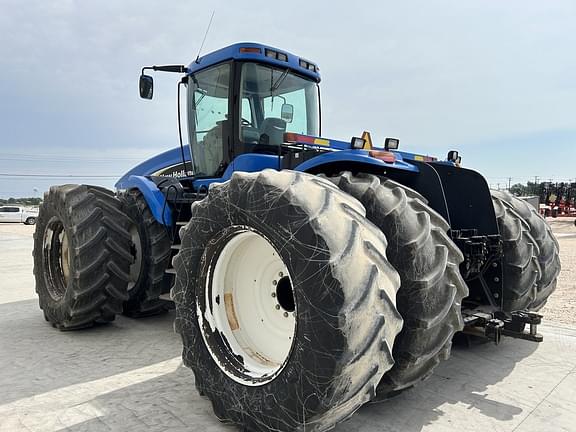 Image of New Holland TJ375 equipment image 2