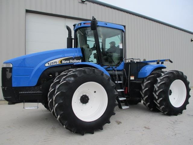 2004 New Holland TJ375 Equipment Image0