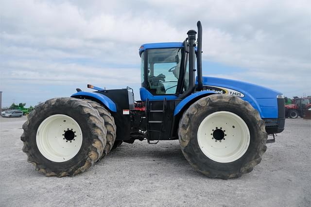 Image of New Holland TJ425 equipment image 3