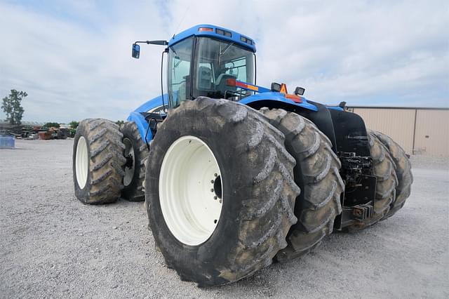 Image of New Holland TJ425 equipment image 4