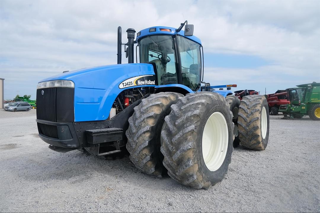 Image of New Holland TJ425 Primary image