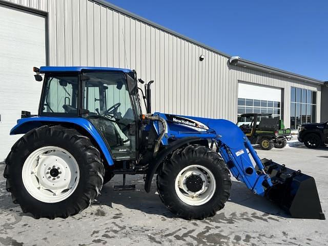 Image of New Holland TL100 equipment image 3