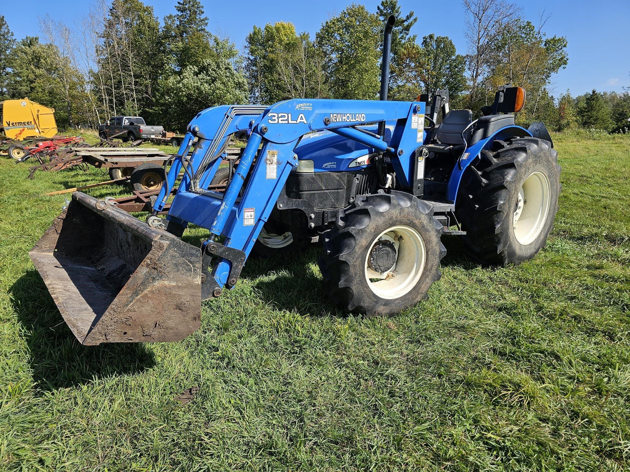 2004 New Holland TN65 Equipment Image0