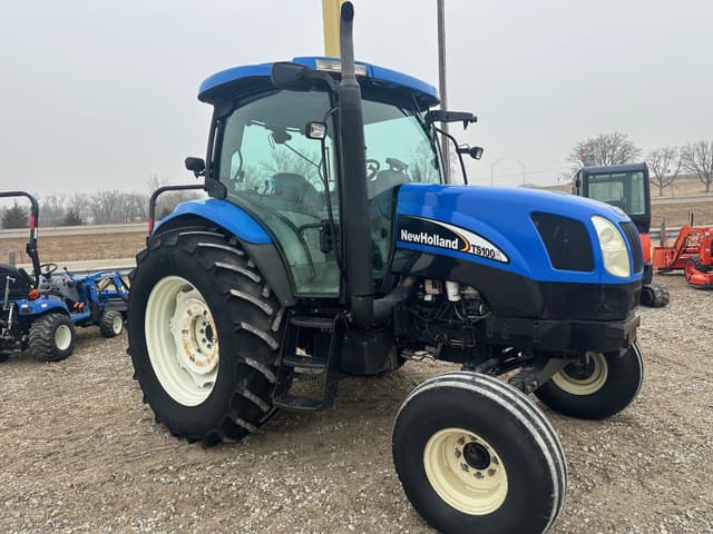 Image of New Holland TS100A equipment image 2