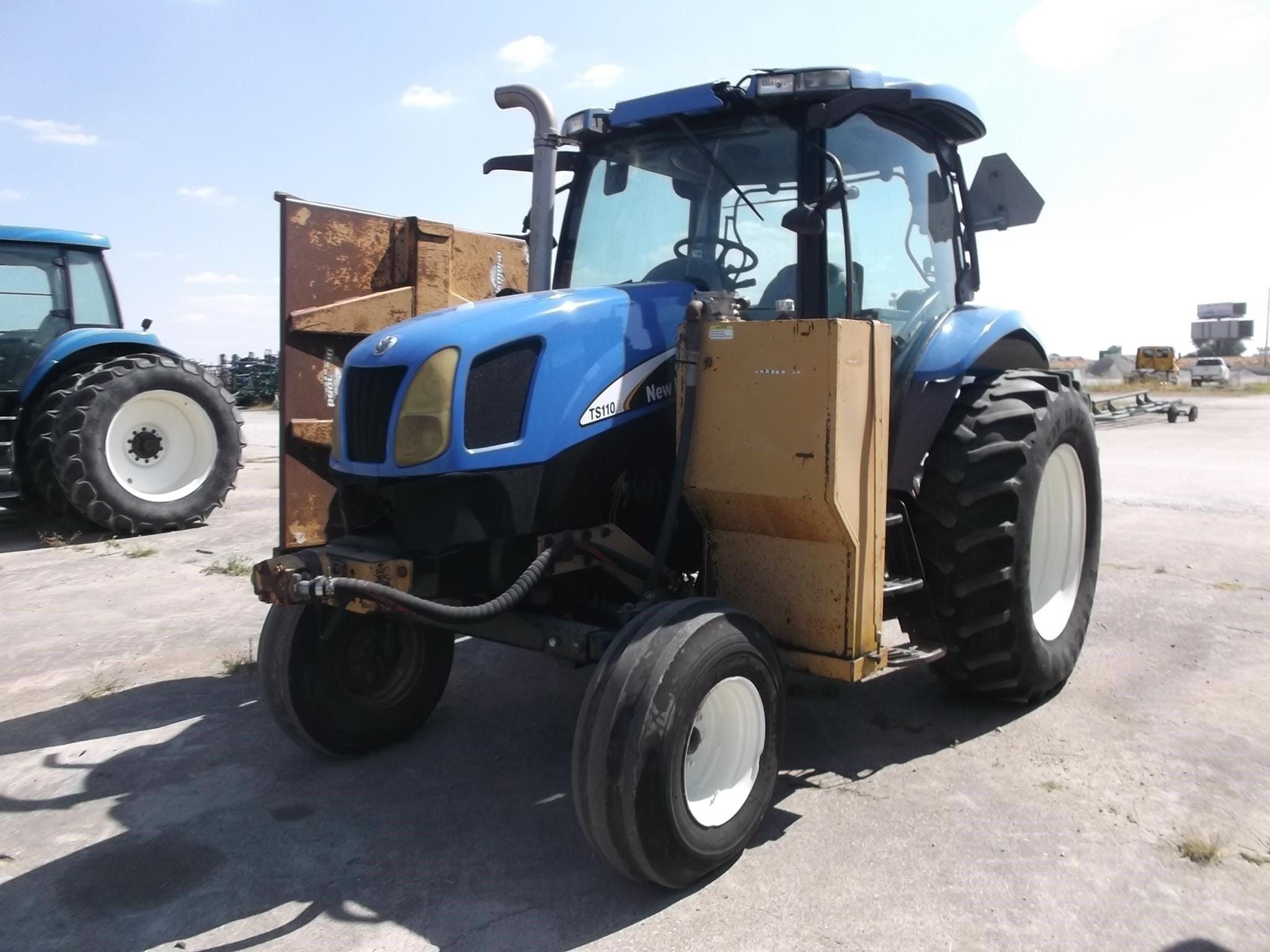 2004 New Holland TS110A Equipment Image0