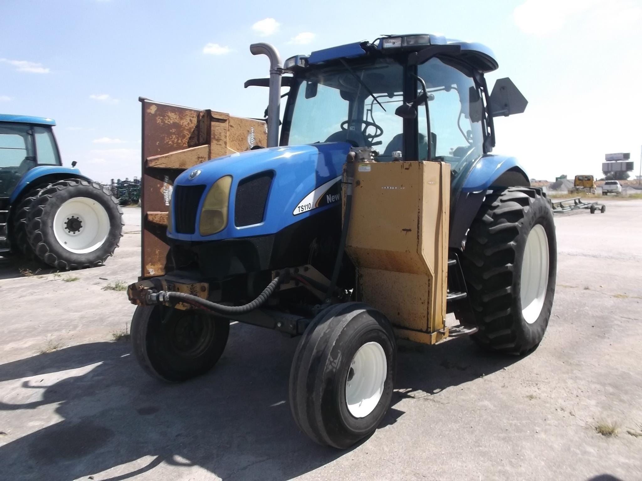 2004 New Holland TS110A Equipment Image0