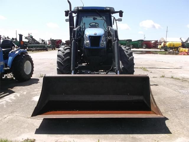 Image of New Holland TS125A equipment image 2