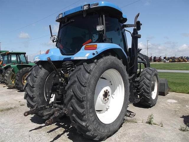 Image of New Holland TS125A equipment image 4