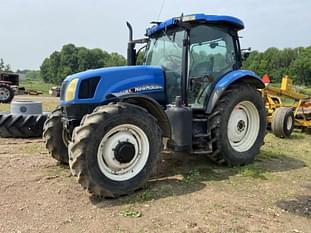 2004 New Holland TS135A Equipment Image0