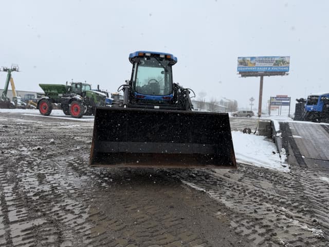 Image of New Holland TV145 equipment image 3