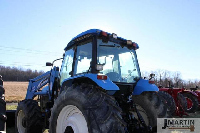 Image of New Holland TM140 equipment image 4