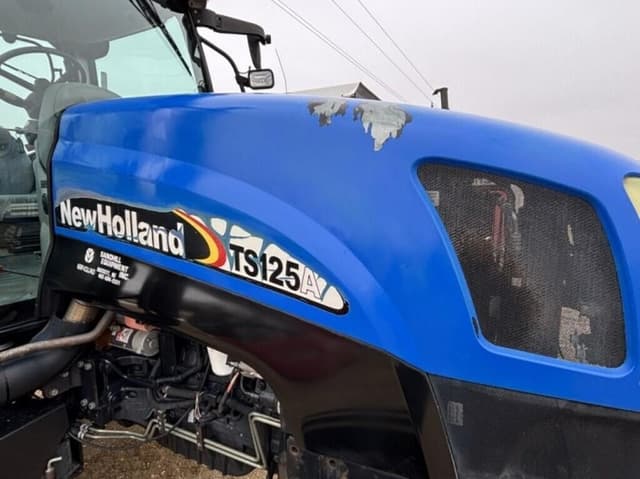 Image of New Holland TS125A equipment image 4