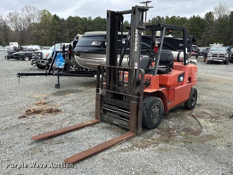 2004 Nissan F04B40V Equipment Image0