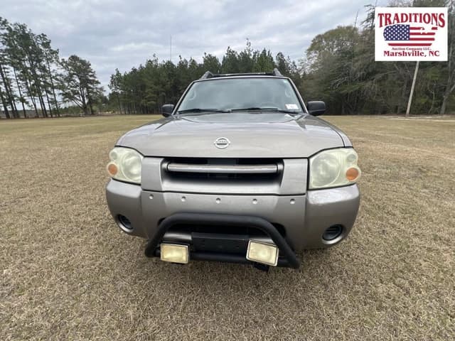 Image of Nissan Frontier equipment image 3