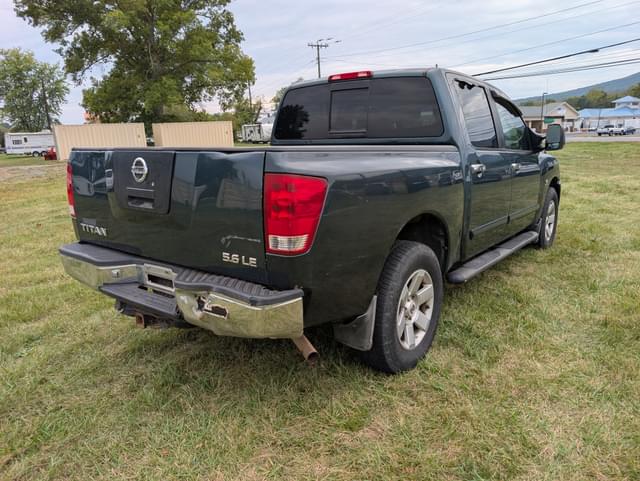 Image of Nissan Titan equipment image 4