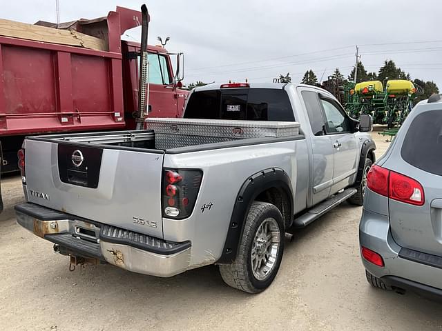 Image of Nissan Titan equipment image 3