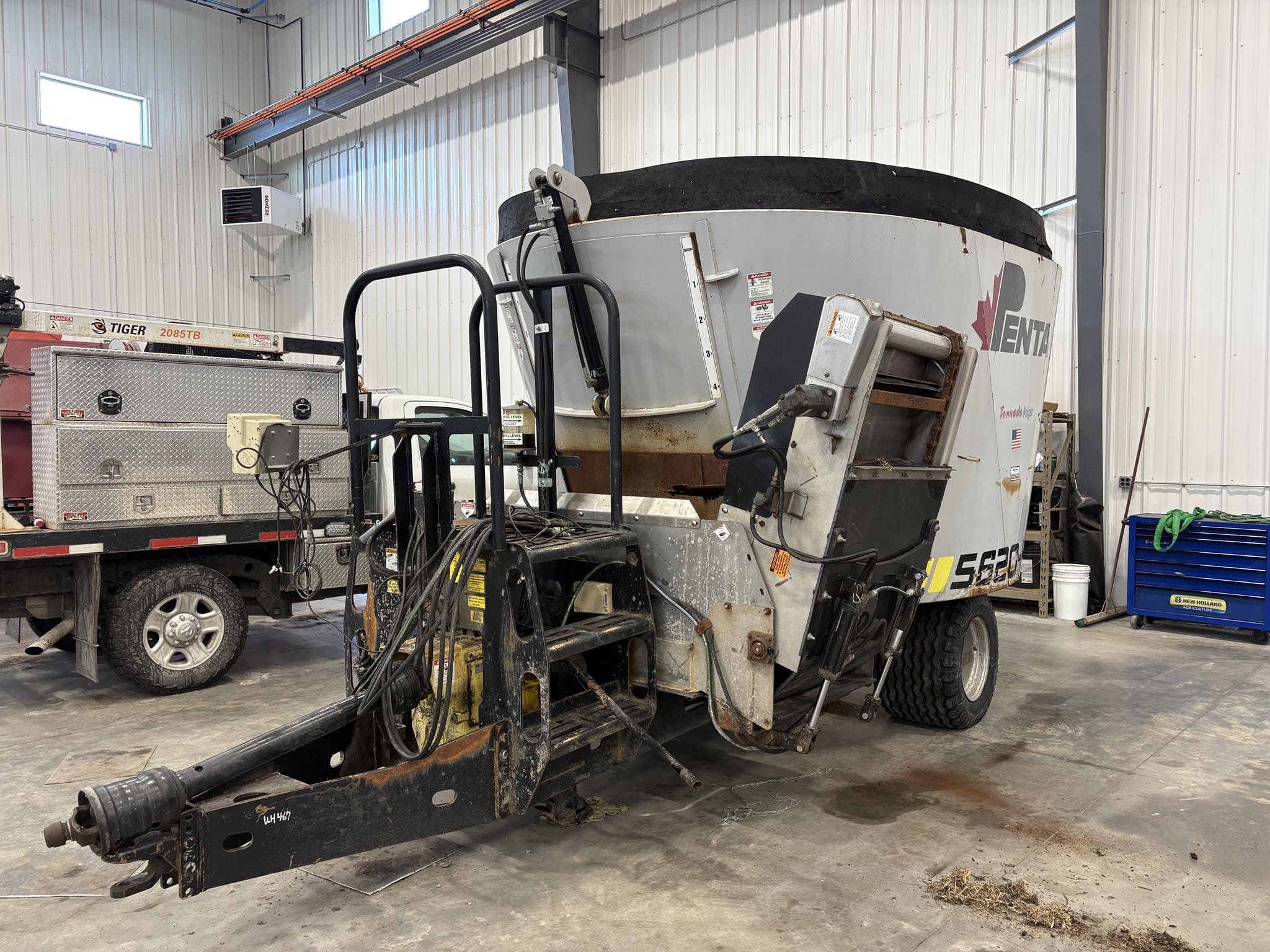 2004 Penta 5620HD Equipment Image0