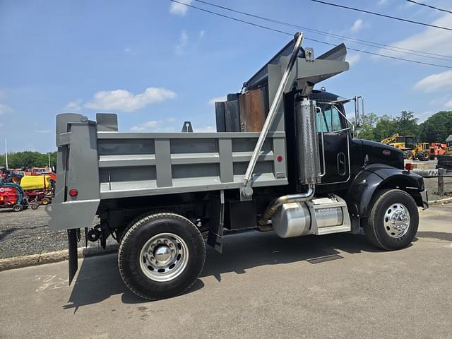 Image of Peterbilt 330 equipment image 2