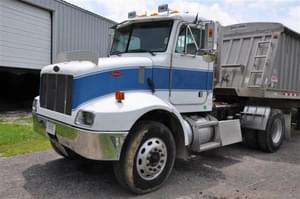 2004 Peterbilt 330 Image