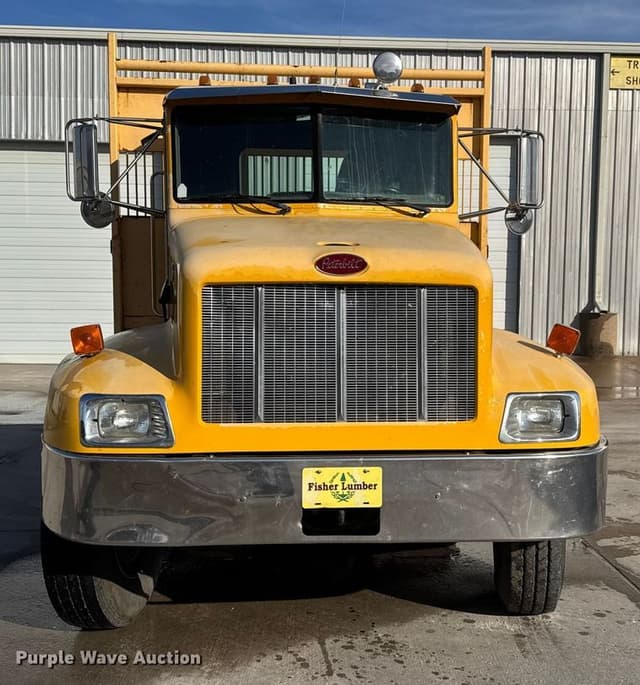 Image of Peterbilt 330 equipment image 1