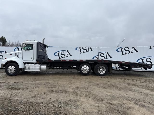Image of Peterbilt 330 equipment image 1