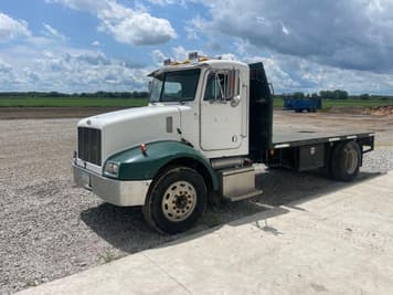 Main image Peterbilt 330