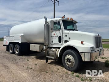 Main image Peterbilt 330