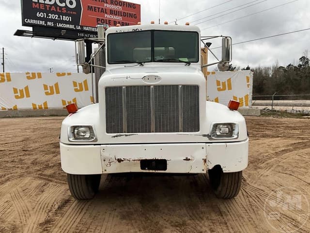 Image of Peterbilt 330 equipment image 1