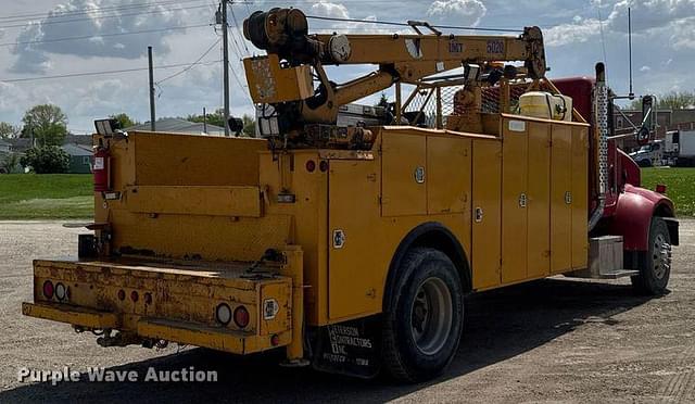 Image of Peterbilt 330 equipment image 4