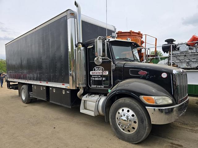 Image of Peterbilt 335 equipment image 1
