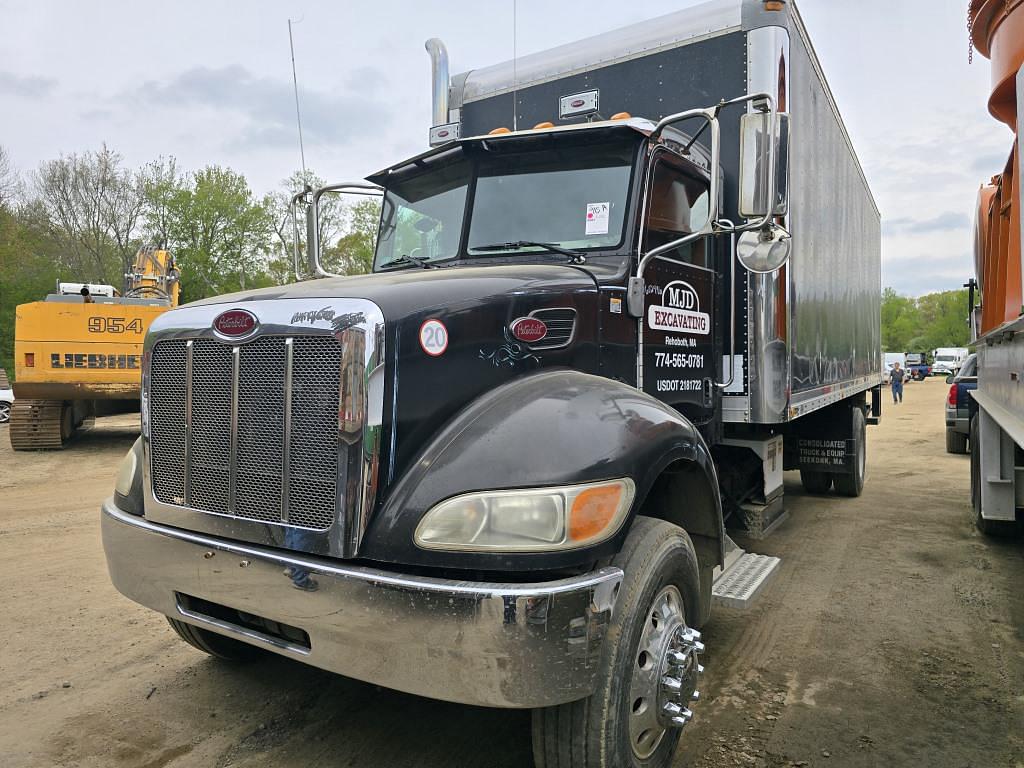 Image of Peterbilt 335 Primary image