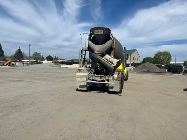 Image of Peterbilt 357 equipment image 3