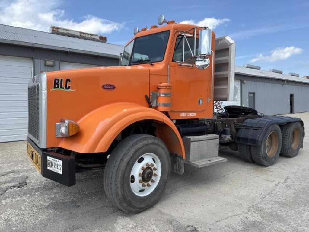 2004 Peterbilt 357 Equipment Image0