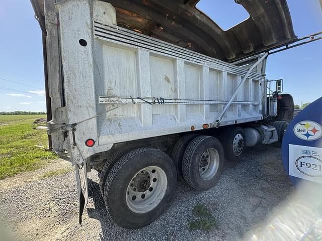 Image of Peterbilt 357 equipment image 3